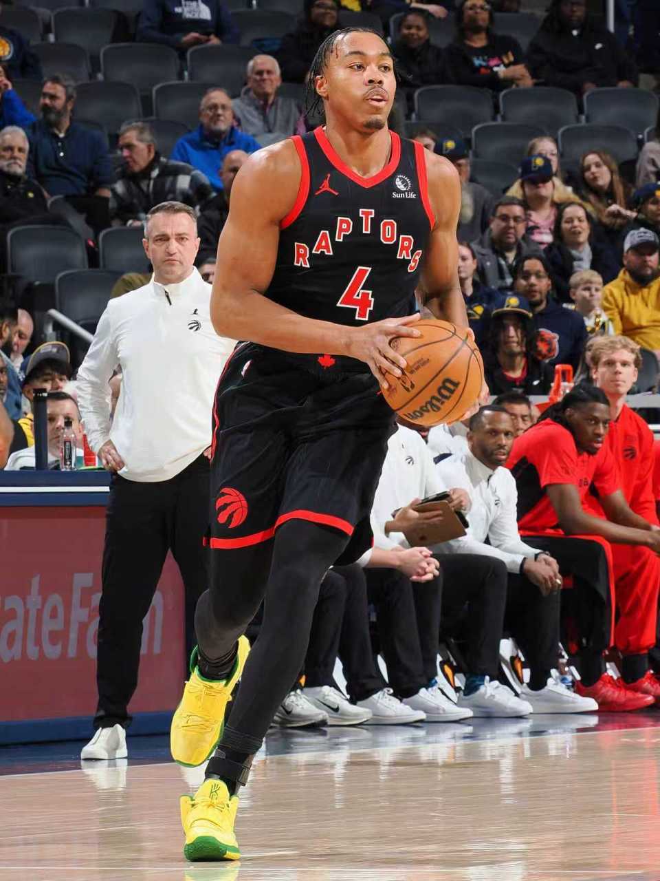 奇异果体育app-拒27分逆转!猛龙三杀步行者 巴恩斯26+7+13莺歌30+7