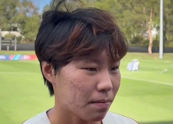 奇异果体育官方-邵子钦：亚洲杯上主要目标是团队赢球，个人也要向强队学习